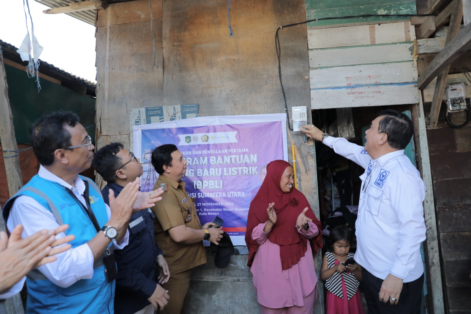 Sepanjang 2023, 4.500 Keluarga Dapat Bantuan Pasang Baru Listrik Gratis