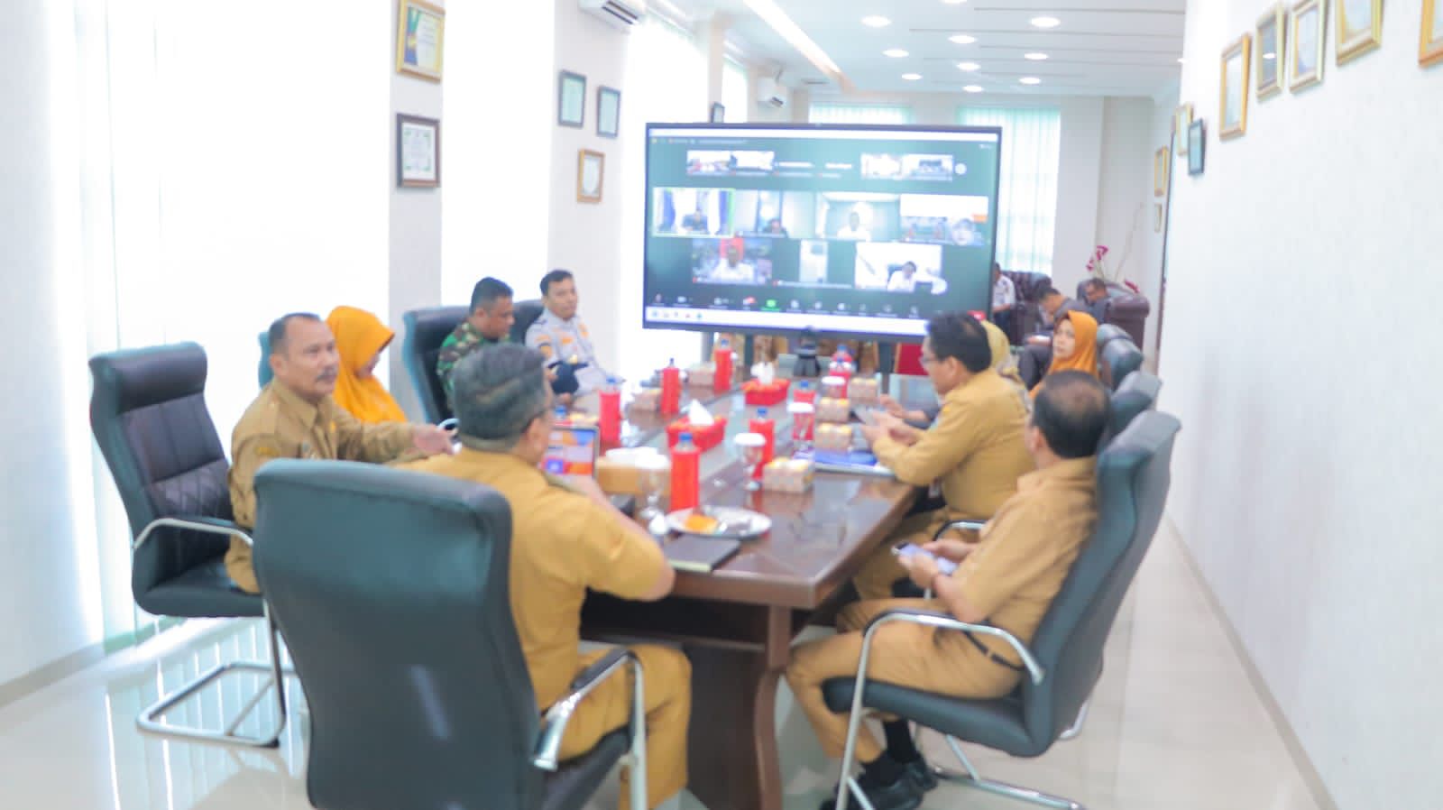 Pj Wali Kota Tebingtinggi Ikuti Rakor Pengendalian Inflasi Daerah Secara Virtual