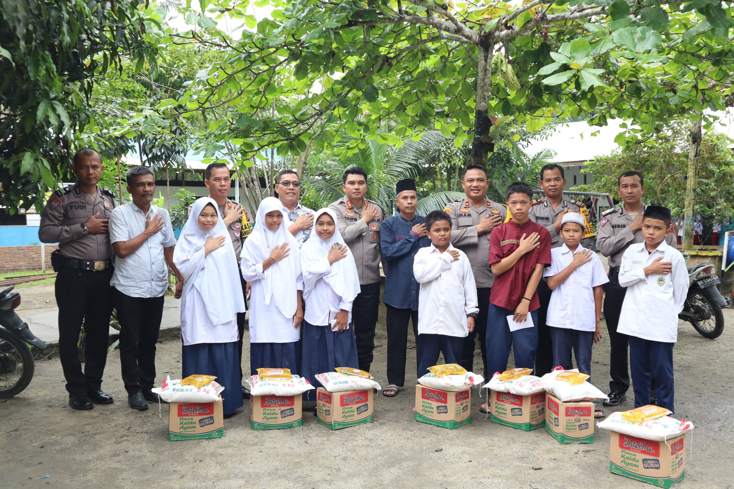 Kapolres Batubara Gerakkan Anggota Untuk Bakti Sosial