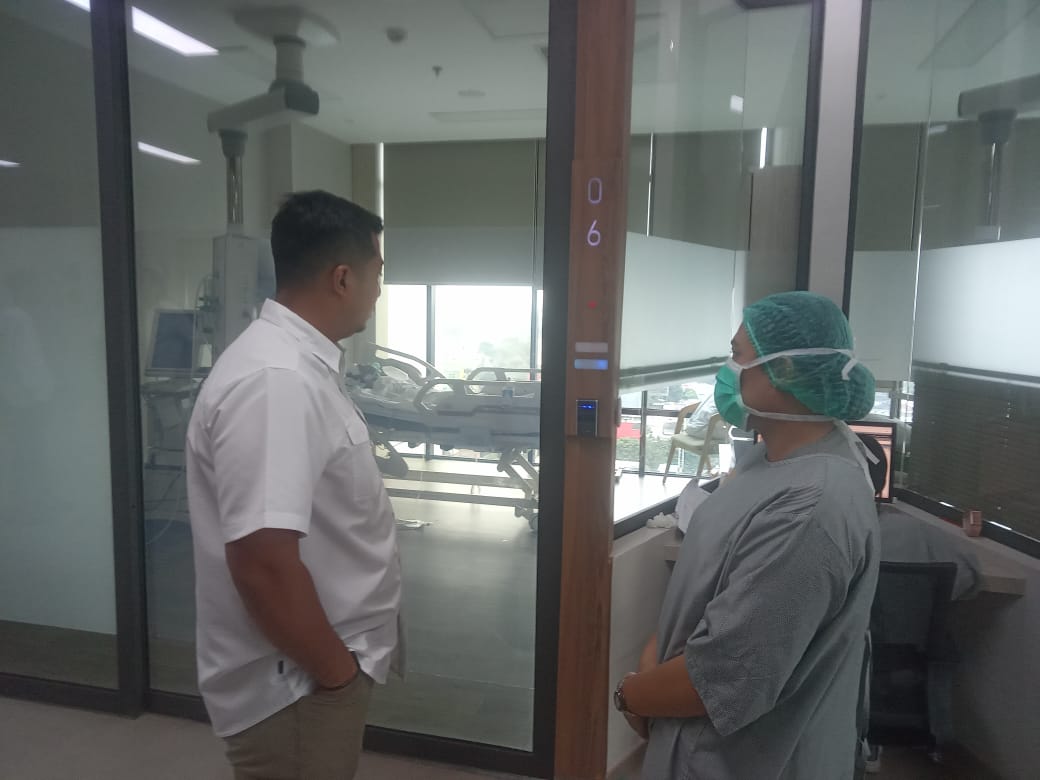 Ketua TKD Prabowo-Gibran Sumut Besuk Relawan Yang Sakit