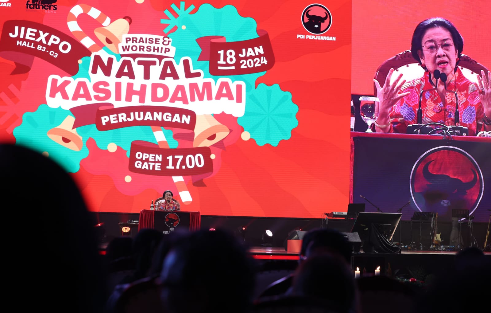 Megawati Hadiri Perayaan Natal PDI Perjuangan Dan Reds