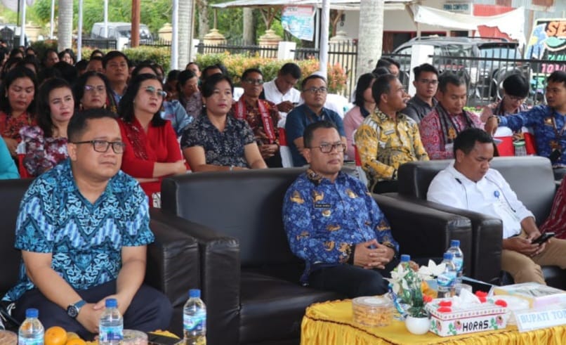 Bupati Toba Minta Nakes Layani Pasien Dengan Tulus