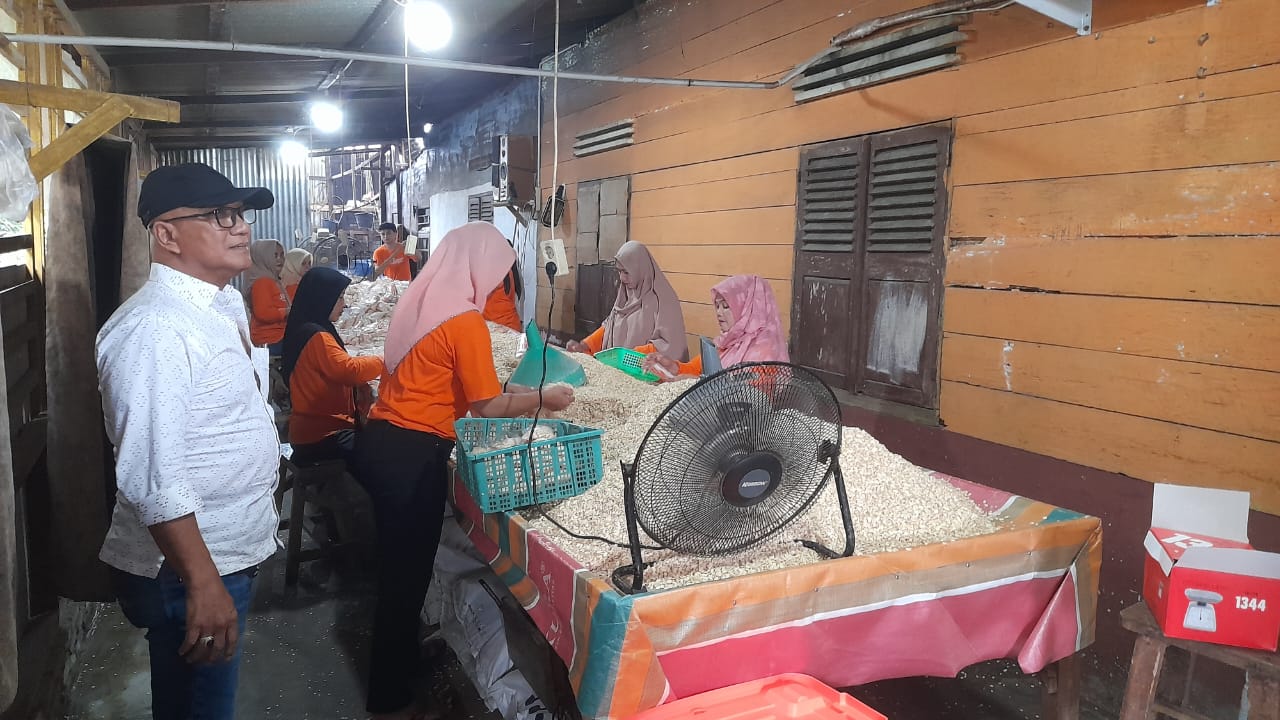 Suriadi Bahar, Caleg NasDem Untuk DPRD Sumut Kunjungi UMKM Di Deliserdang