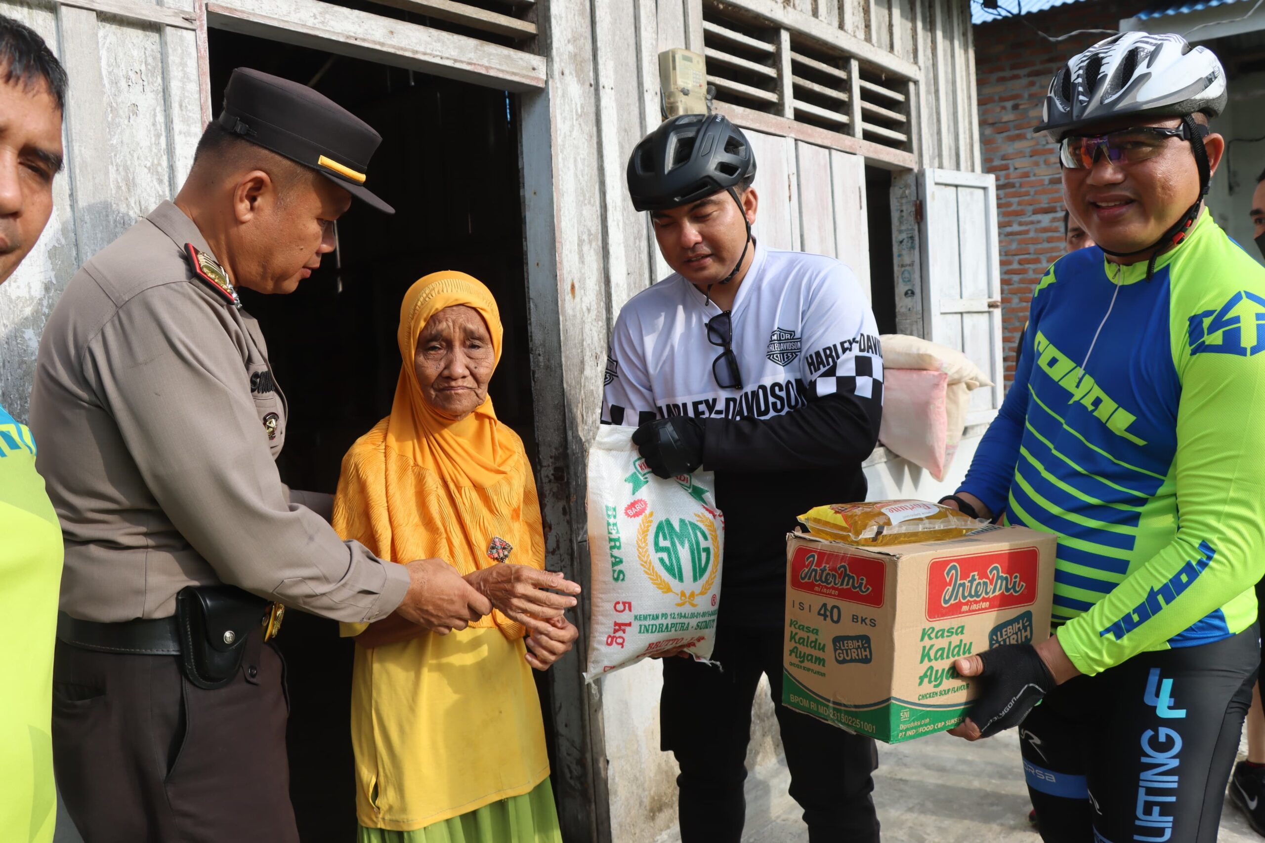 Gowes Kamtibmas Kapolres Batubara Ke Kecamatan Datuk Limapuluh