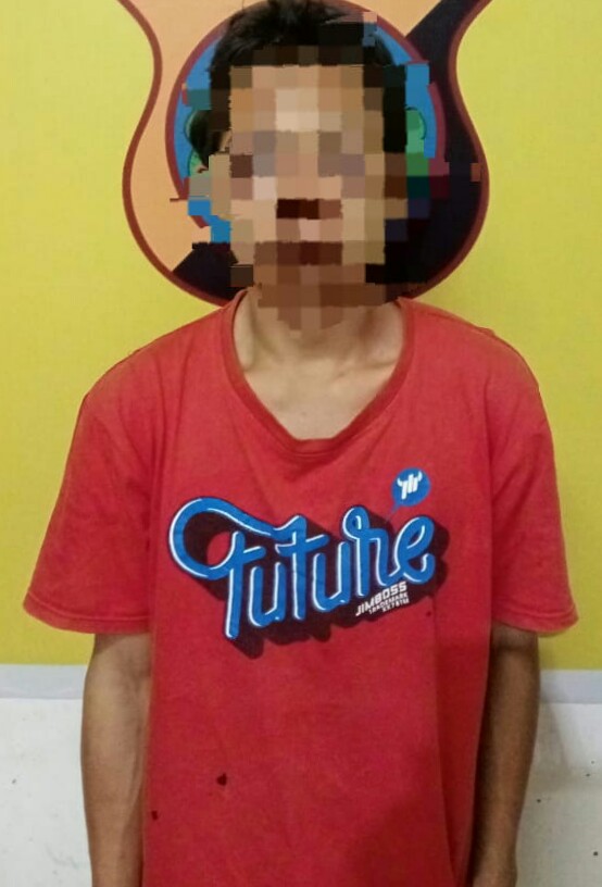 Korban Dan Warga Bawa Pelaku Penggelapan Sepeda Motor Ke Polsek Siantar Utara