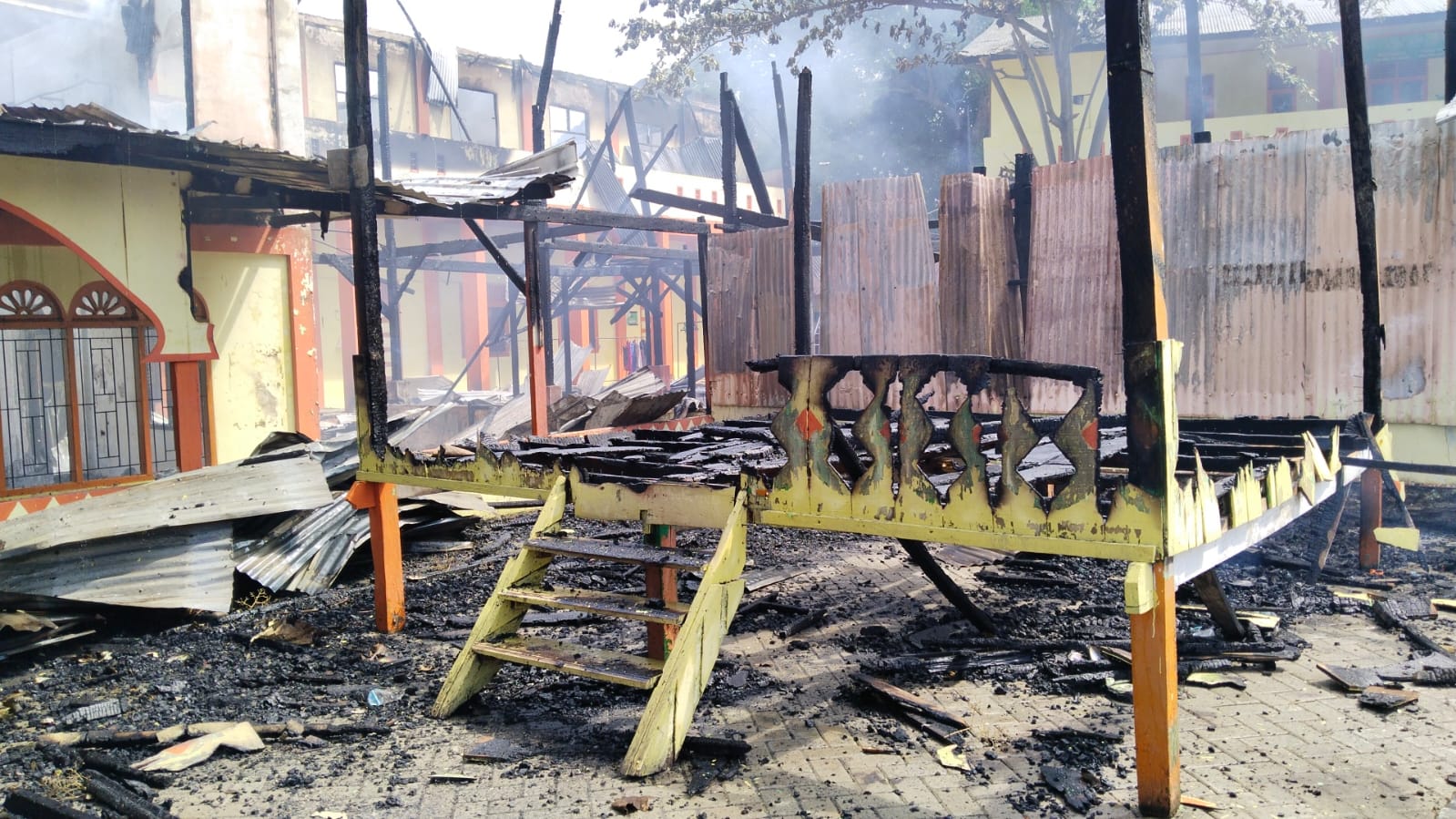 Pondok Pesantren Babul Maqfirah Cot Keueng Terbakar