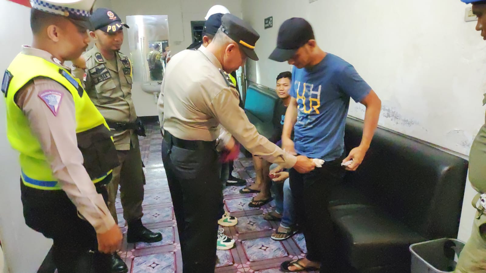 Polres Tapteng Razia Tempat Hiburan Cegah Penyalahgunaan Narkoba Dan Miras
