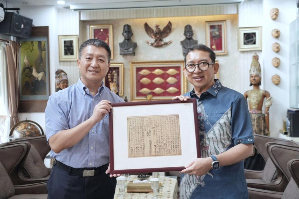 Dubes Tiongkok Kunjungi Fadli Zon Library