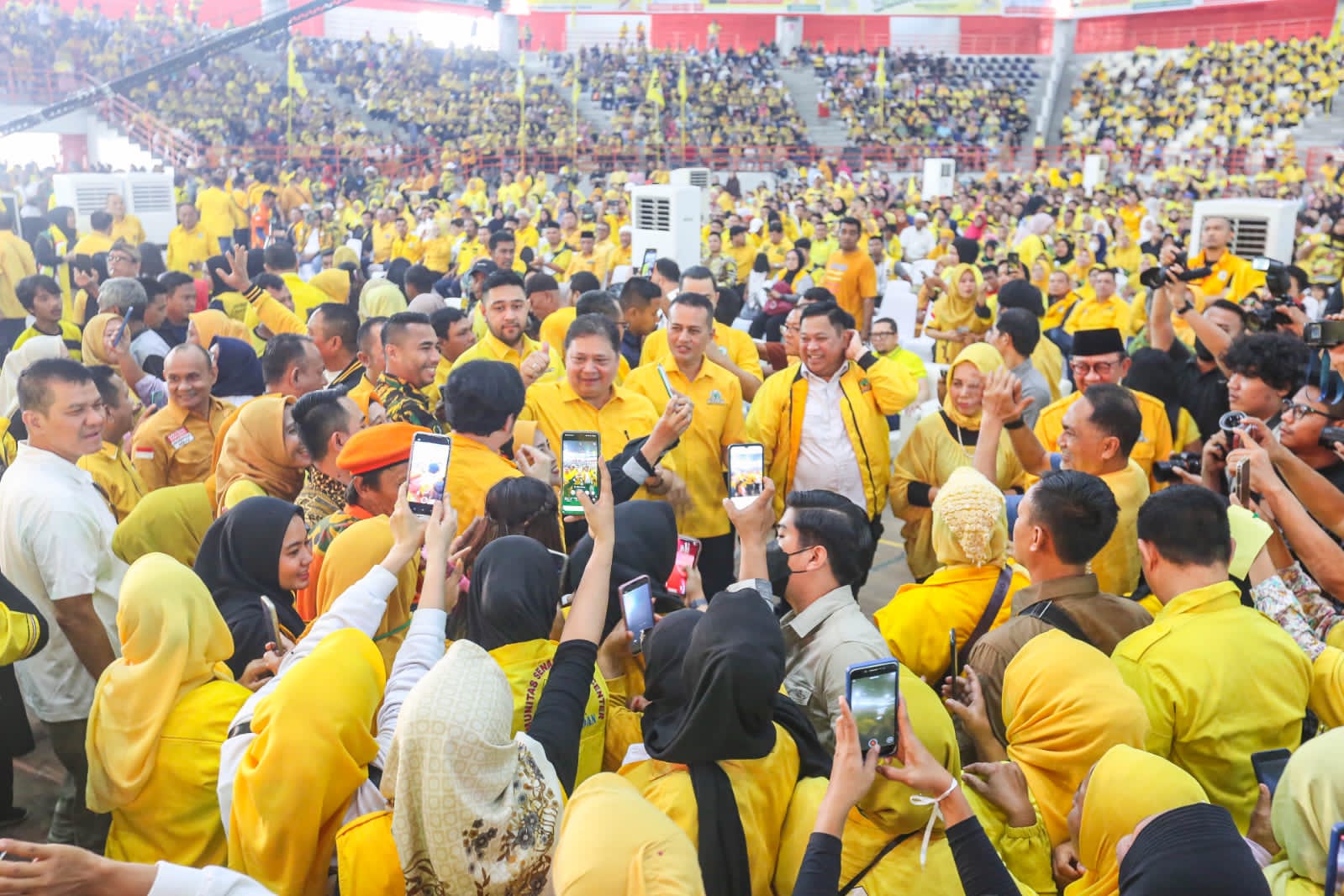 10.000 Masyarakat Hadiri Kumpul Rakyat Golkar, Ijeck-Airlangga Menangkan Prabowo Satu Putaran
