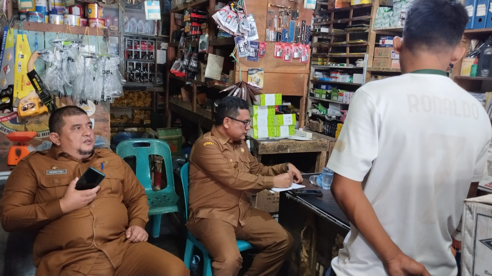 Soal Pupuk Urea Bersubsidi Tak Disalurkan, Kadistan Dan Kadisperindag Agara Sidak Kios Pengencer