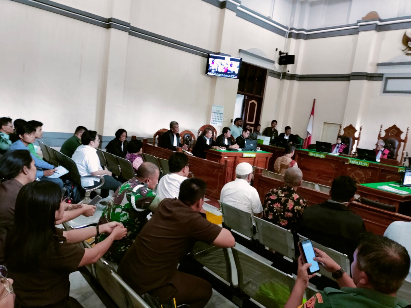 Tim Penuntut Koneksitas Bacakan Dakwaan