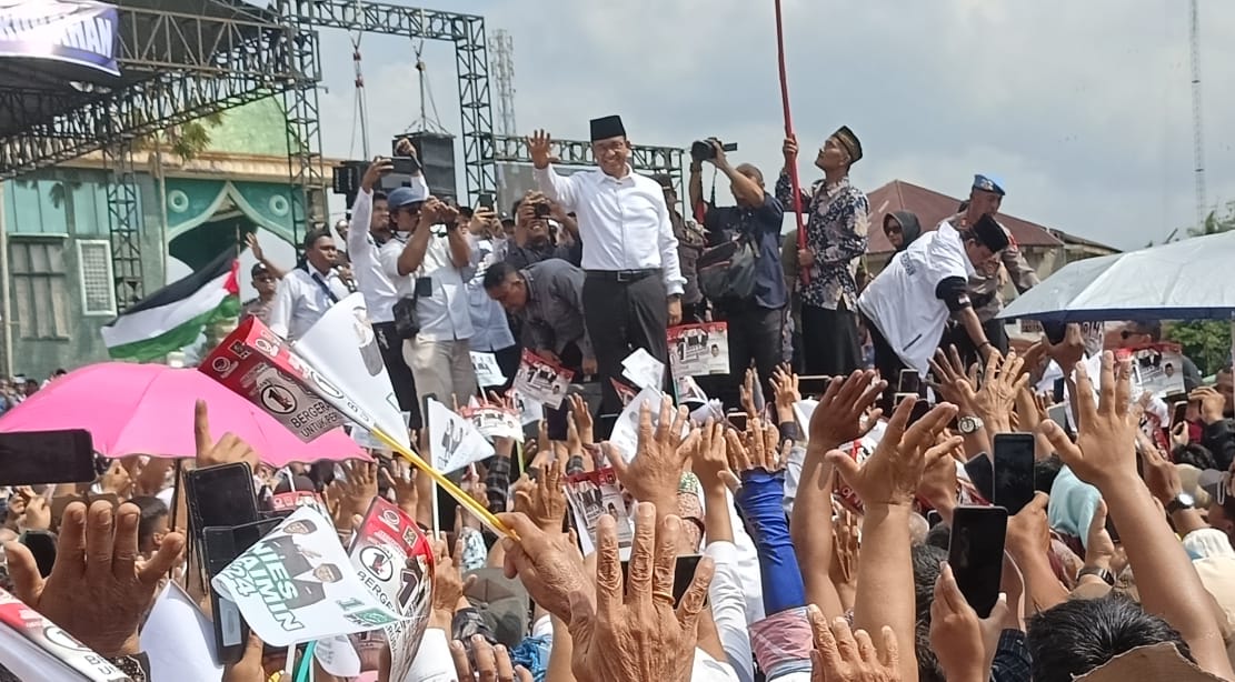 Ribuan Warga Antusias Ikuti Kampenya AMIN Di Tapsel