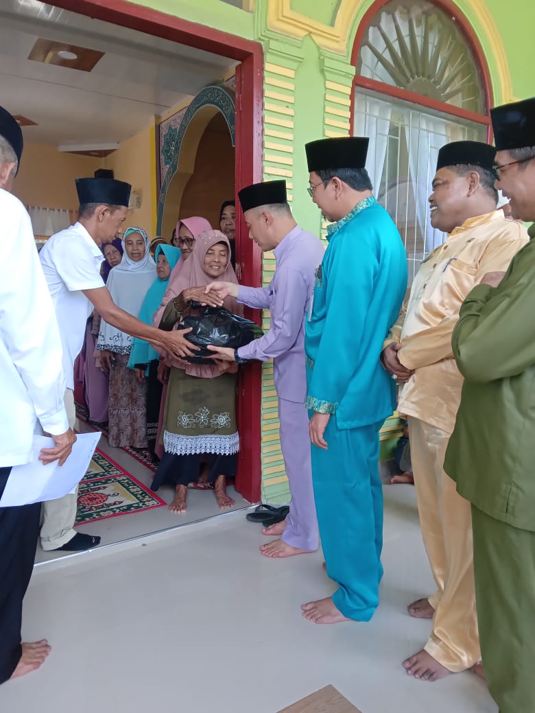 Pemkab Batubara "Bangkit" Berbagi Sembako