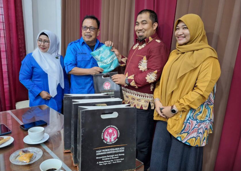 PWI-IKWI Promosikan Batik ‘Nyan Cap’ Di HPN