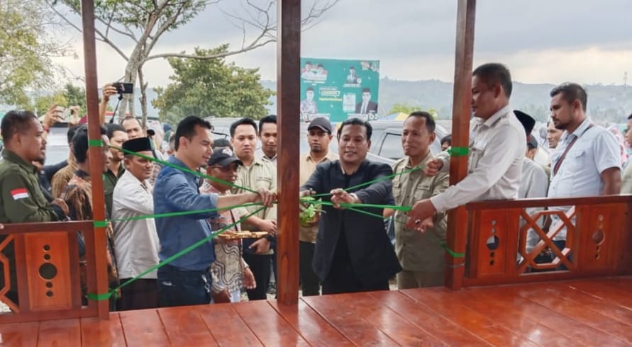 Dongkrak UMKM, HRD Resmikan Kios Di Objek Wisata Paya Santewan
