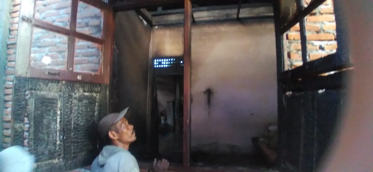 Satu Rumah Hangus Terbakar Di Nagan Raya