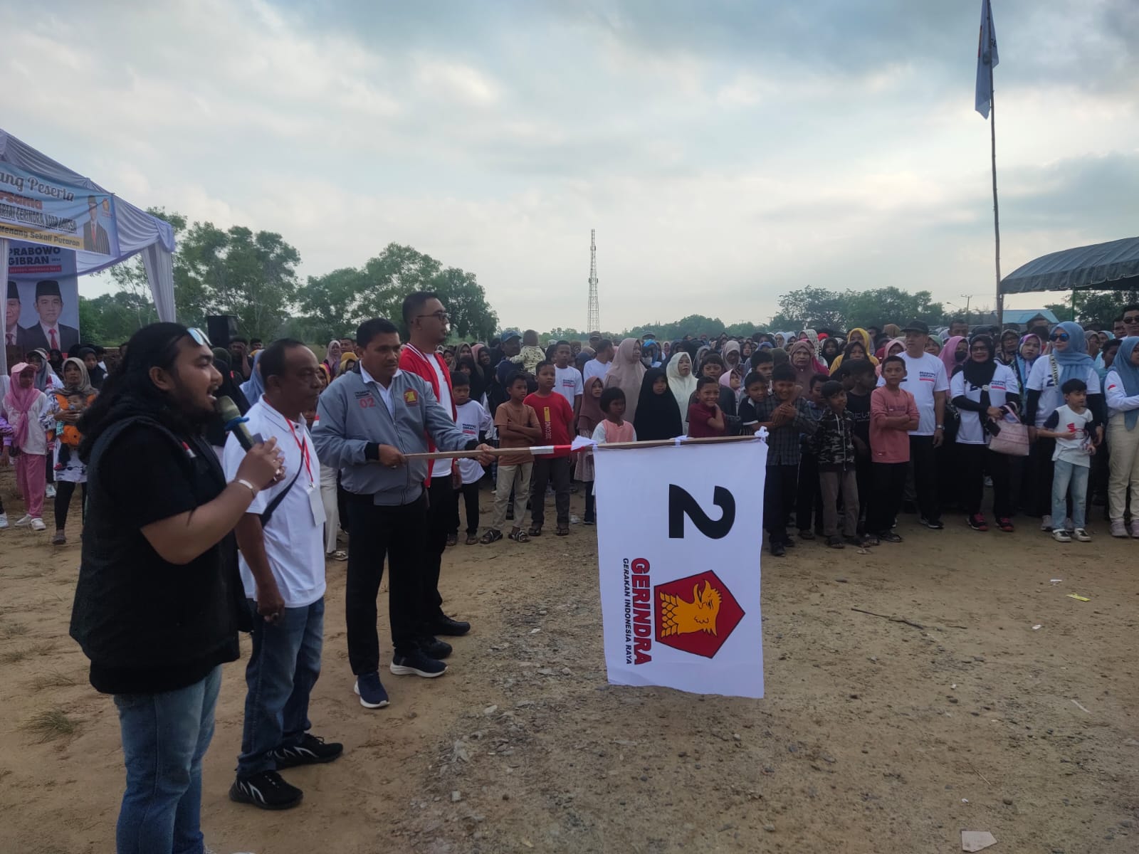 Seribuan Warga Ramaikan Jalan Sehat HUT Partai Gerindra