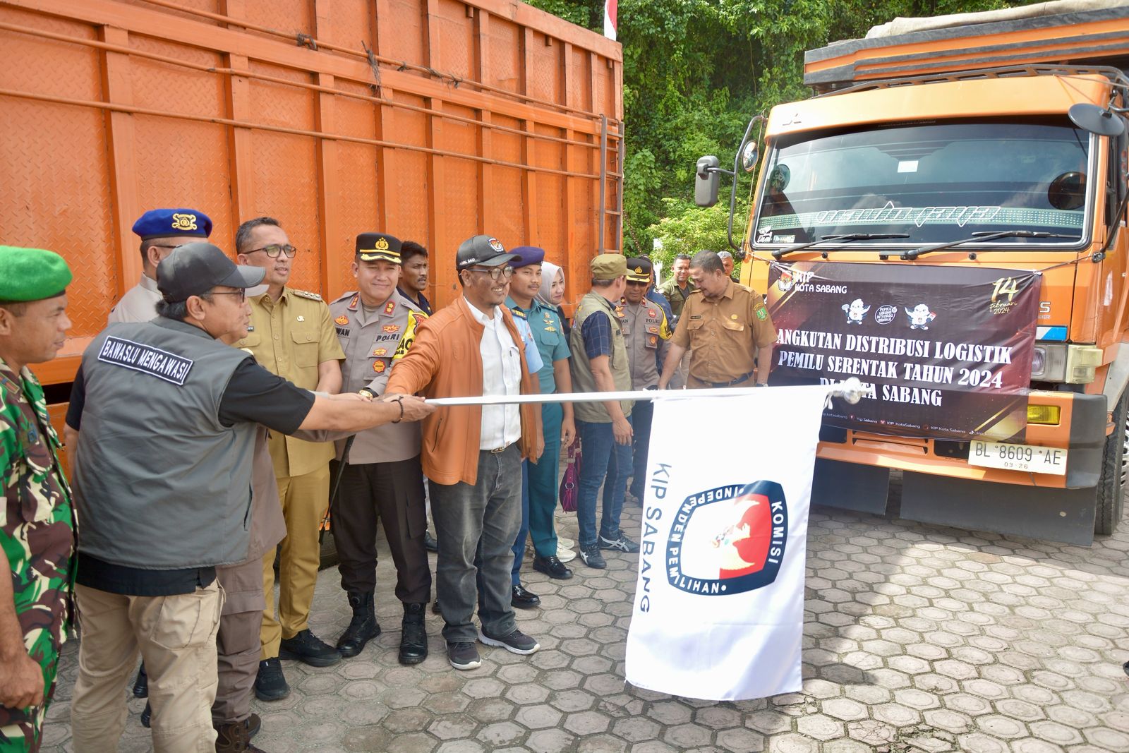 Pelepasan logistik Pemilu Di Sabang, Reza Fahlevi: Ayo Ke TPS