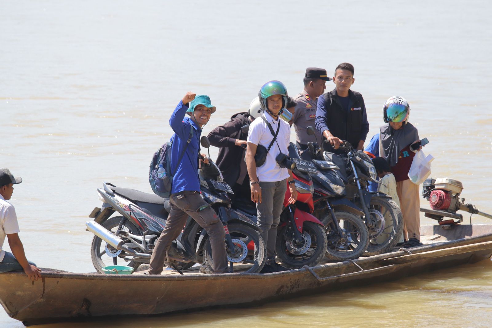 Polres Nagan Amankan Distribusi Logistik Pemilu Ke Desa Terpencil