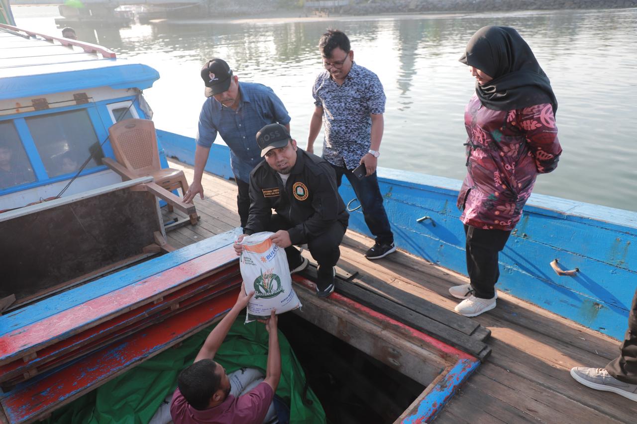 Iswanto Lepas Bantuan Pangan Cadangan Untuk 922 KPM Di Pulo Aceh