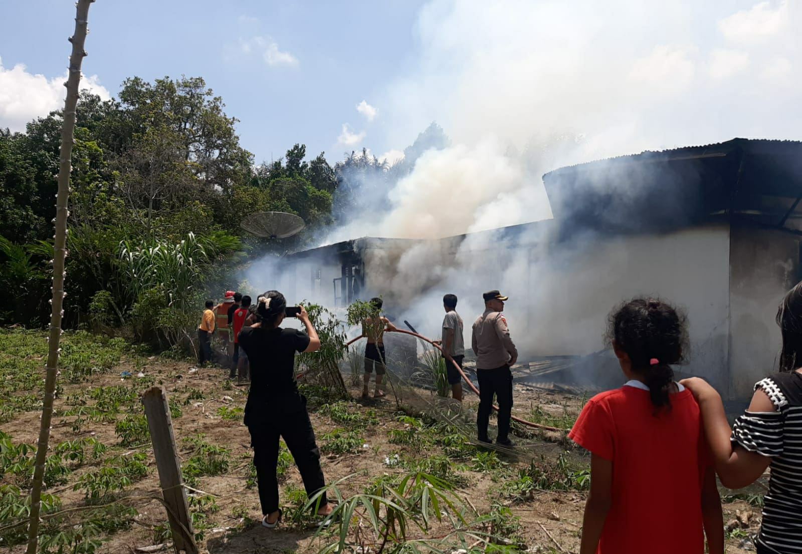 Satu Rumah Ludes Terbakar Di Tanjung Pasir, Kerugian Rp500 Juta