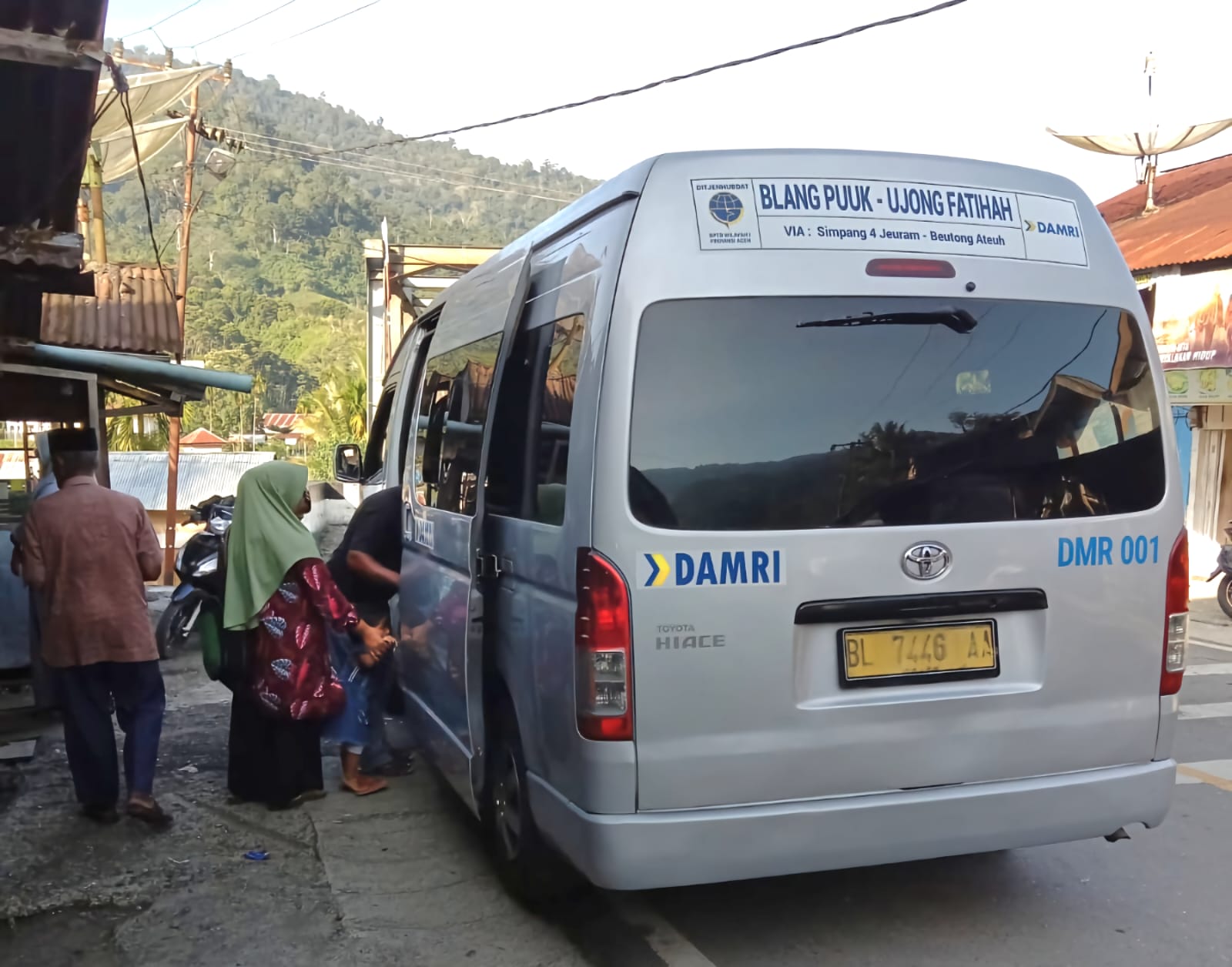 Warga Antusias Sambut Angkutan Minibus Perintis PP Ke BAB