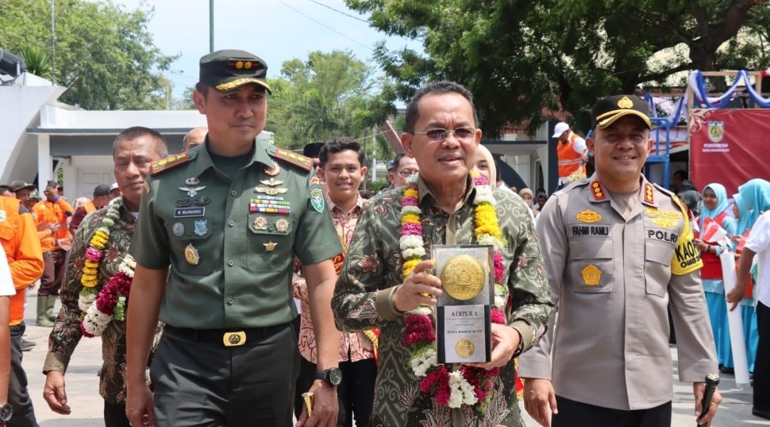 Arak-arakan Penyambutan Piala Adipura Berlangsung Meriah