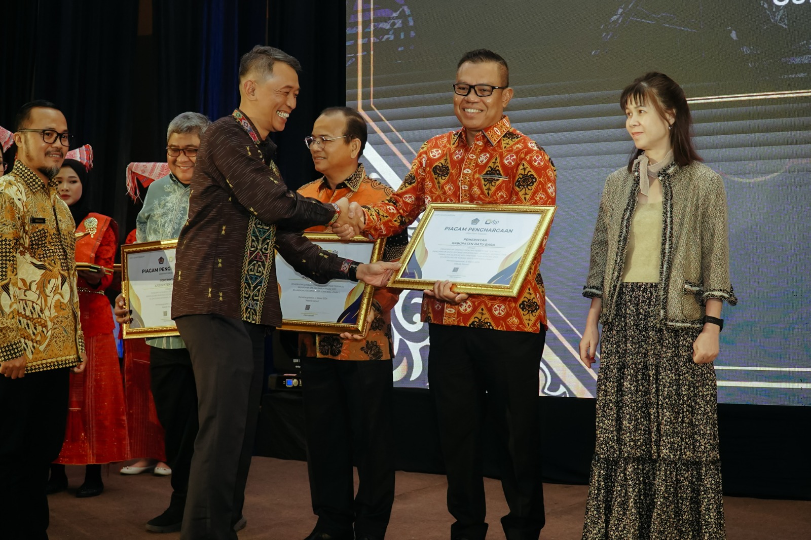 Pemkab Batubara Terima Apresiasi Penghargaan Wajib Pajak Kanwil DJP Sumut II