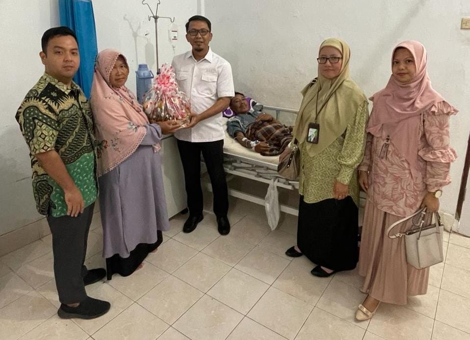 BPJamsostek Langsa Kunjungi Pasien Kecelakaan Kerja Di RS Pertamina Rantau