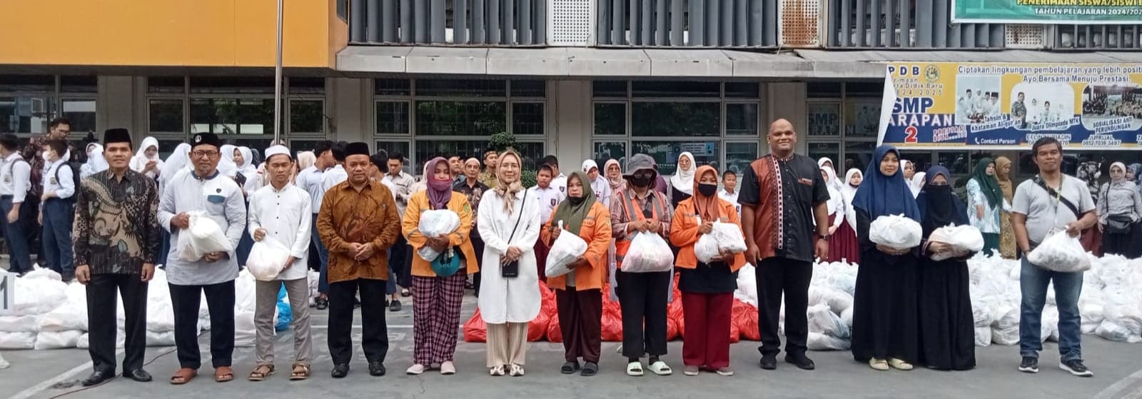 Jelang Ramadhan 1445 H Yaspendhar, Bagikan 2.262 Paket Natura Untuk Warga Kurang Mampu