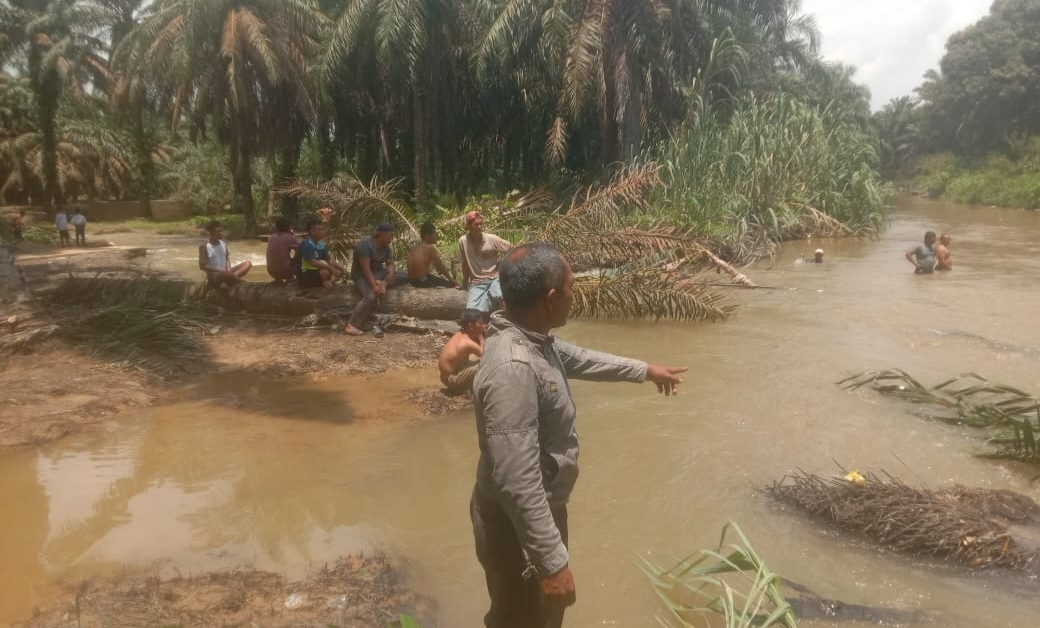 UPT PUPR Atasi Kendala Pengairan Persawahan Balakka Sitokkon Pasca Banjir