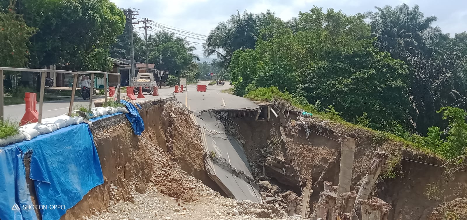 Badan Jalan Longsor Kian Parah Di Subulussalam