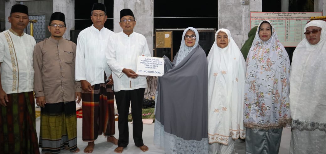 Wali Kota P. Siantar Apresiasi Antusias Jemaah Salat Isya Dan Tarawih