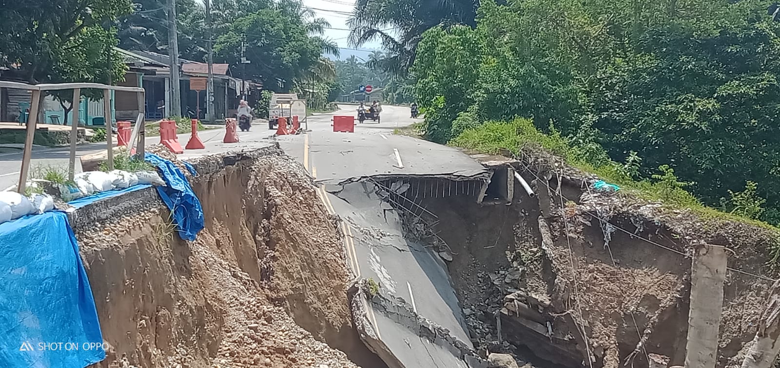 Badan Jalan Amblas, Pemerintah Pusat Diminta Segera Perbaiki