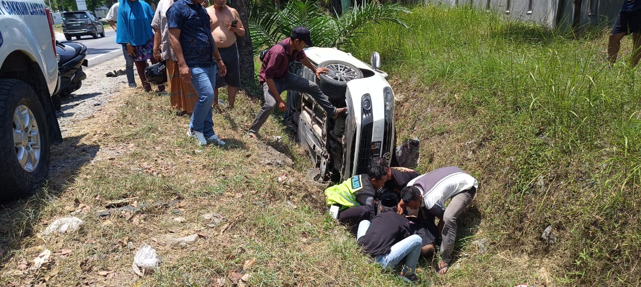 VW Tabrak Primajaya Dan Sepeda Motor, 1 Tewas, 5 Luka