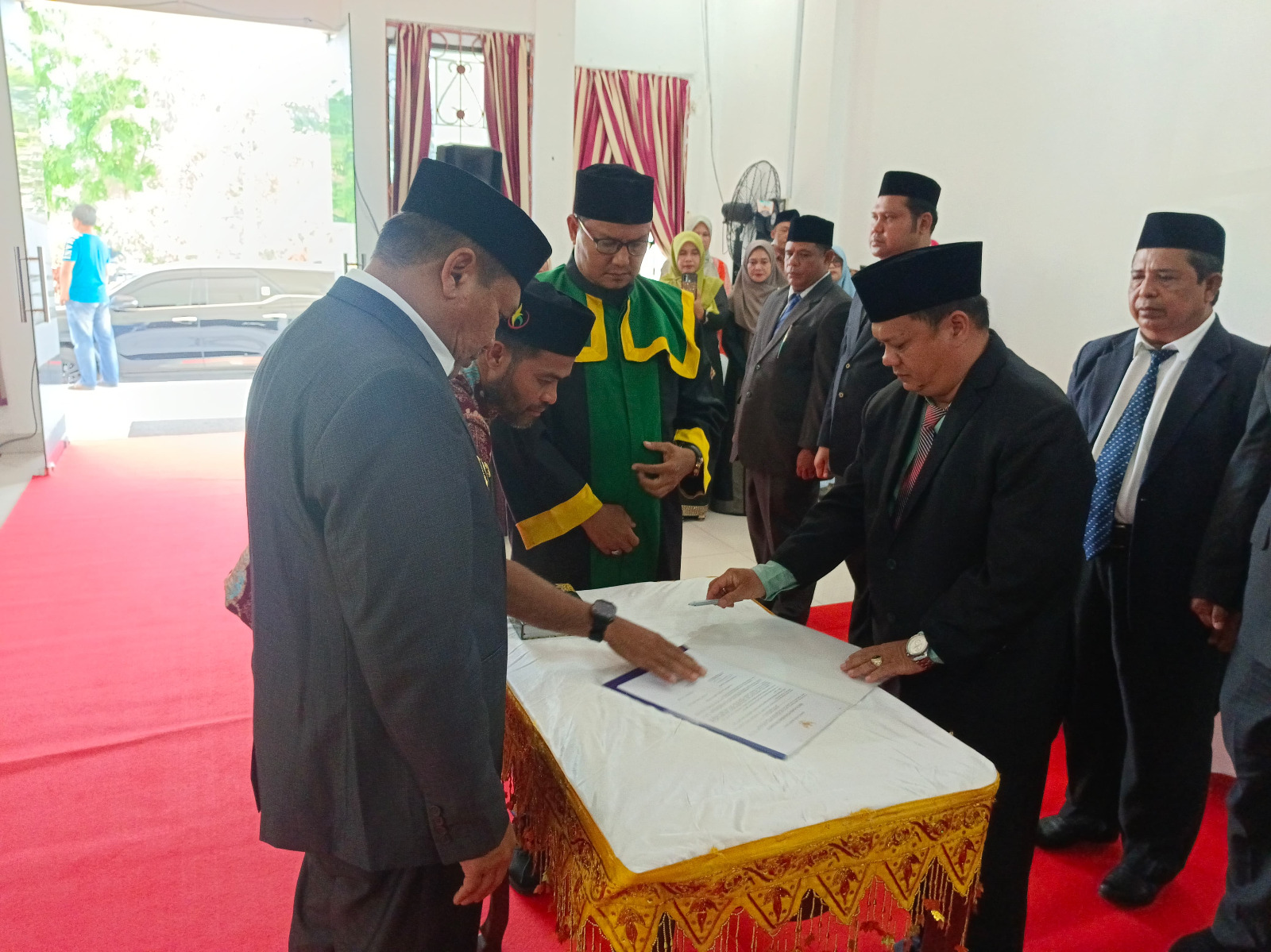 Pj Bupati Darmansah Ambil Sumpah 12 Pejabat Eselon II