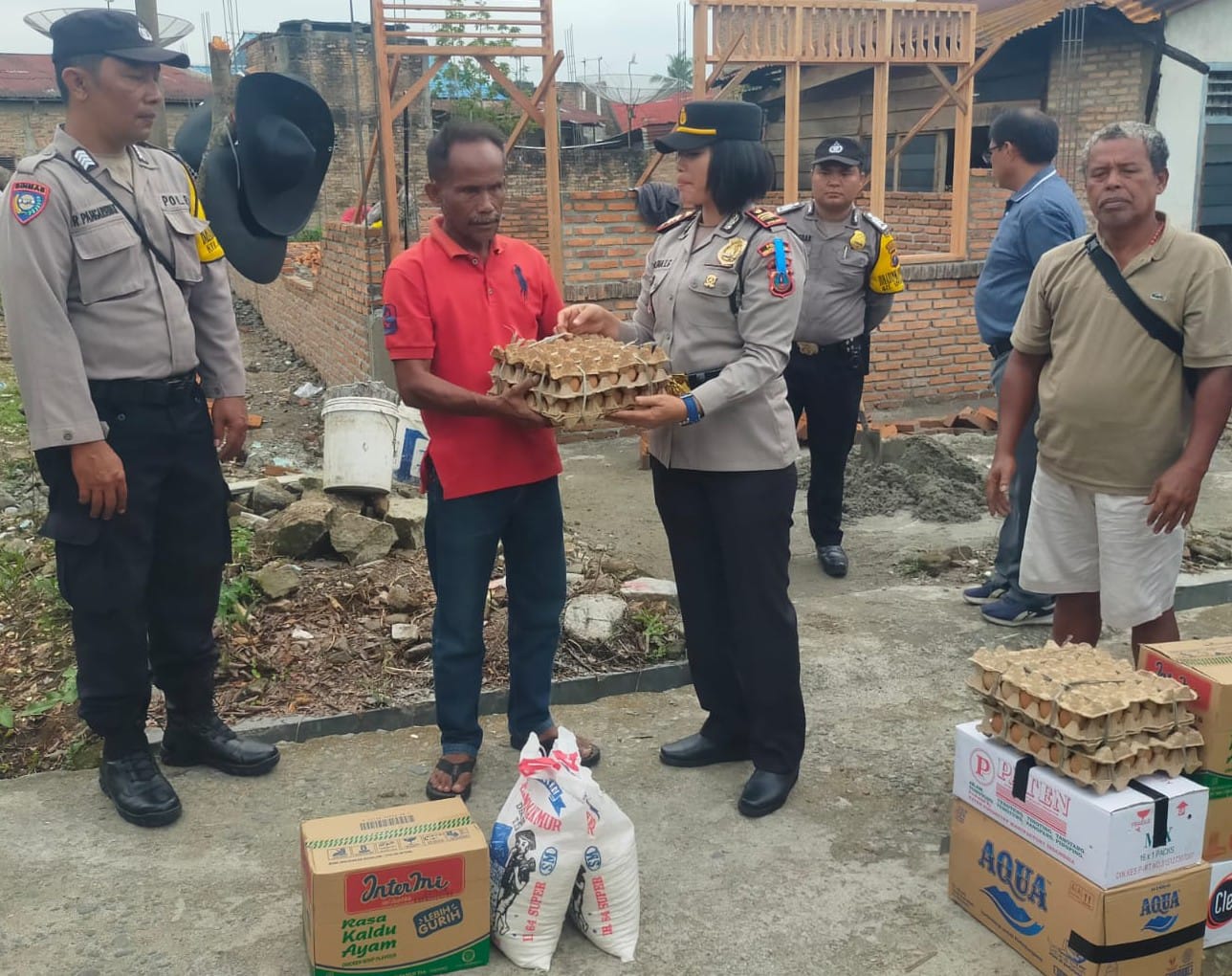 Polres P. Siantar Beri Bansos Korban Kebakaran