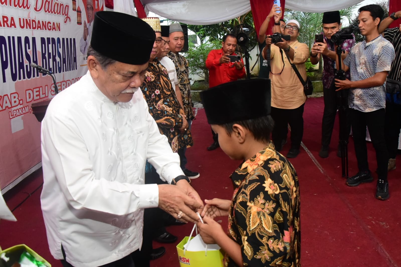 Pesan Bupati DS: Jaga Prinsip Kemanusiaan Sebagai Etos Kerja