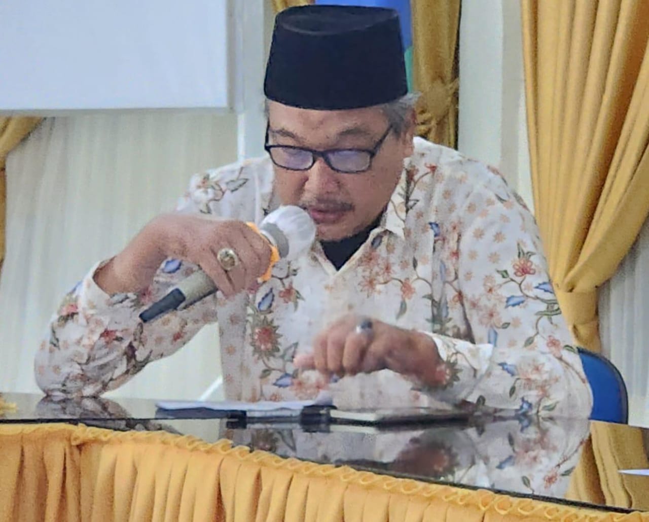 Tafakur Fiqh Al Zakat Dirasat Muqaranah Li Ahkamiha Wa Falsafaha Fi Dhau'i Al Quran Wa Al Sunnah