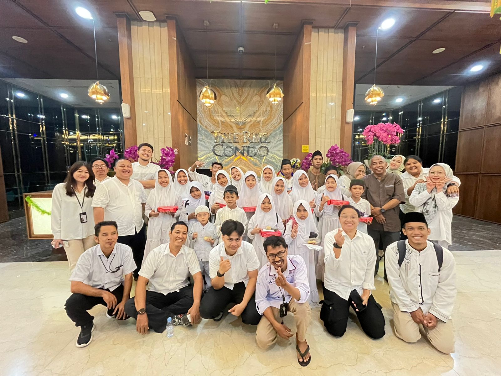 Vasaka The Reiz Condo Berbagi Dengan Anak Yatim