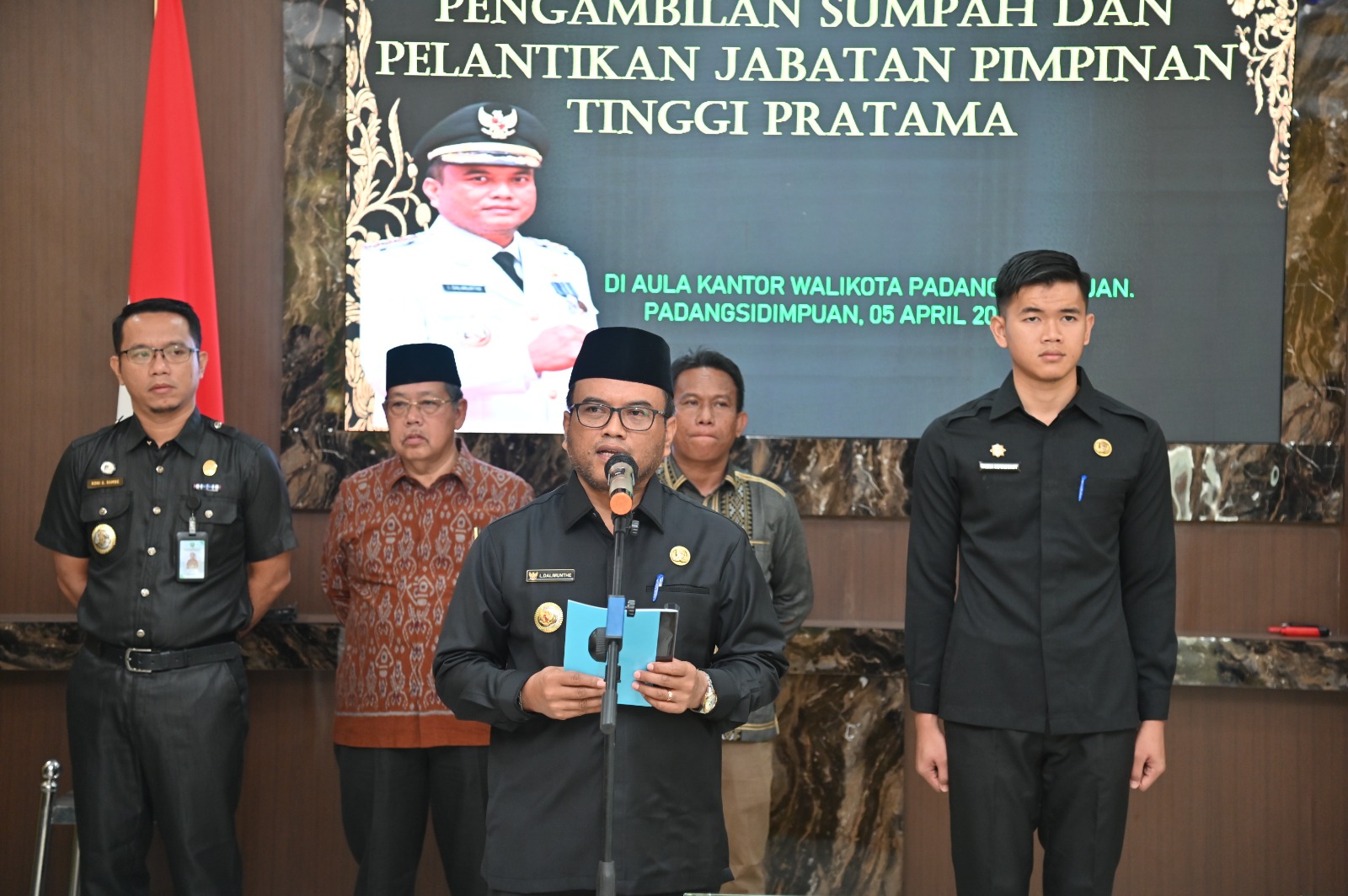 Pj. Wali Kota Sidimpuan Lantik 5 Pejabat Eselon II