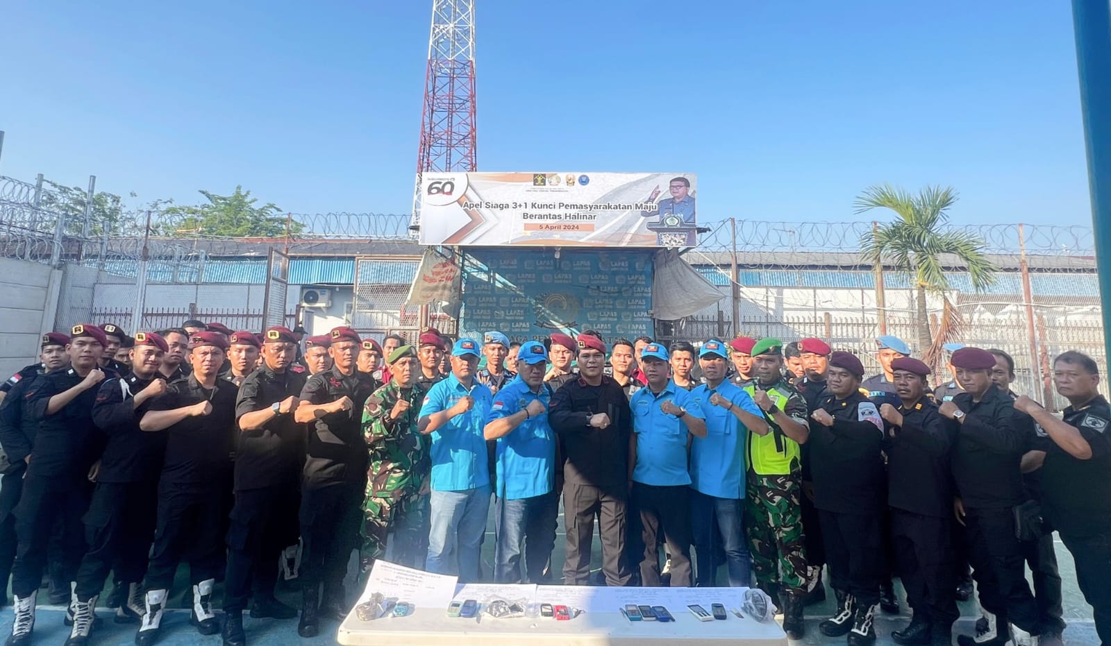 Razia Jelang Lebaran Lapas Lubukpakam Sita 7 HP dan 3 Sajam