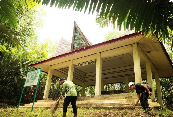 TPL Pugar Makam Ompu Raja Sori Tua Harahap