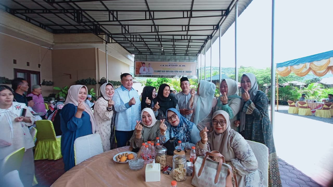 Ribuan Warga Datangi Open House Salim Fakhry