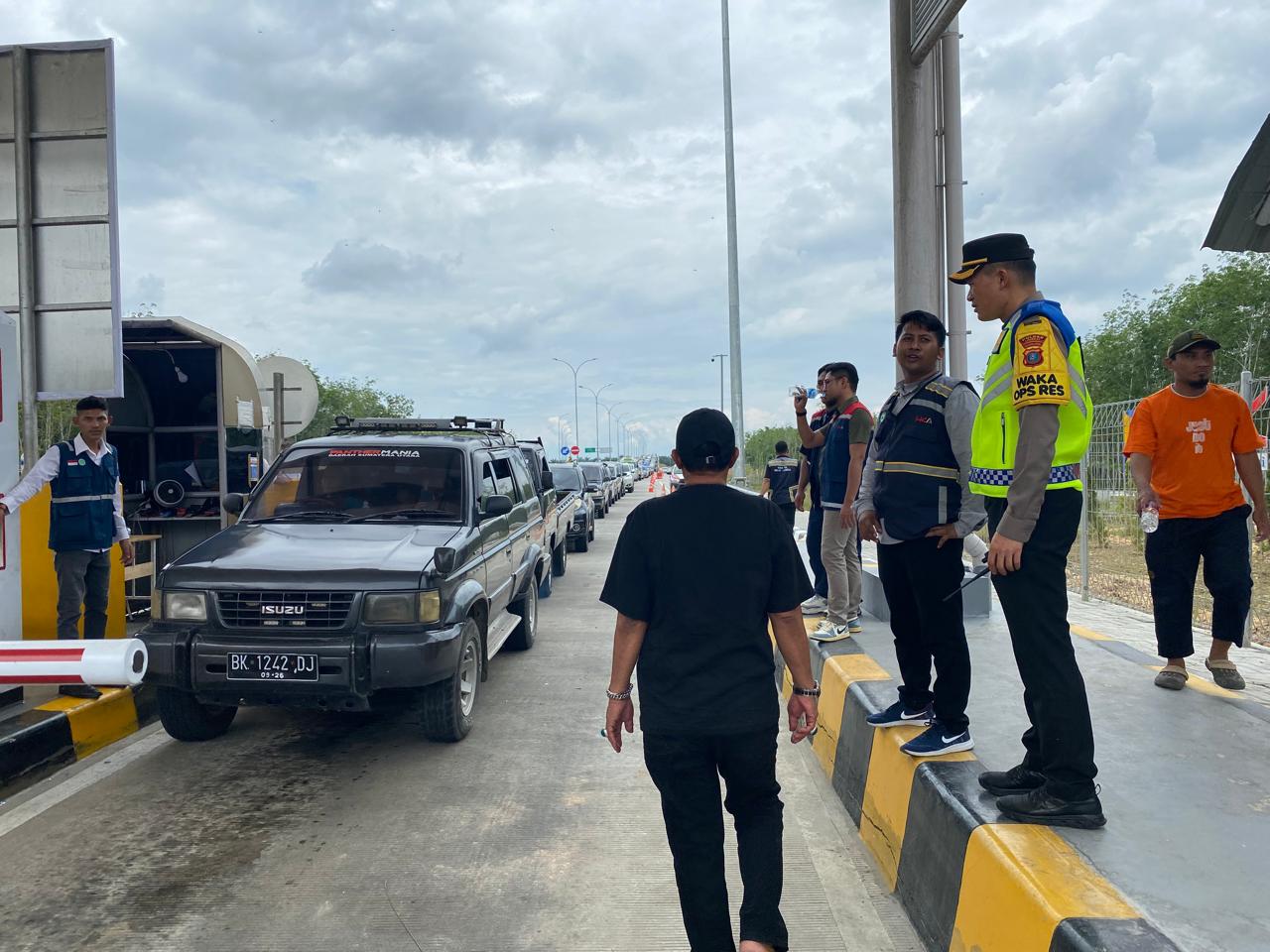 Sambut Arus Mudik, Wakapolres Langkat Cek Pintu Keluar Tol Tanjungpura
