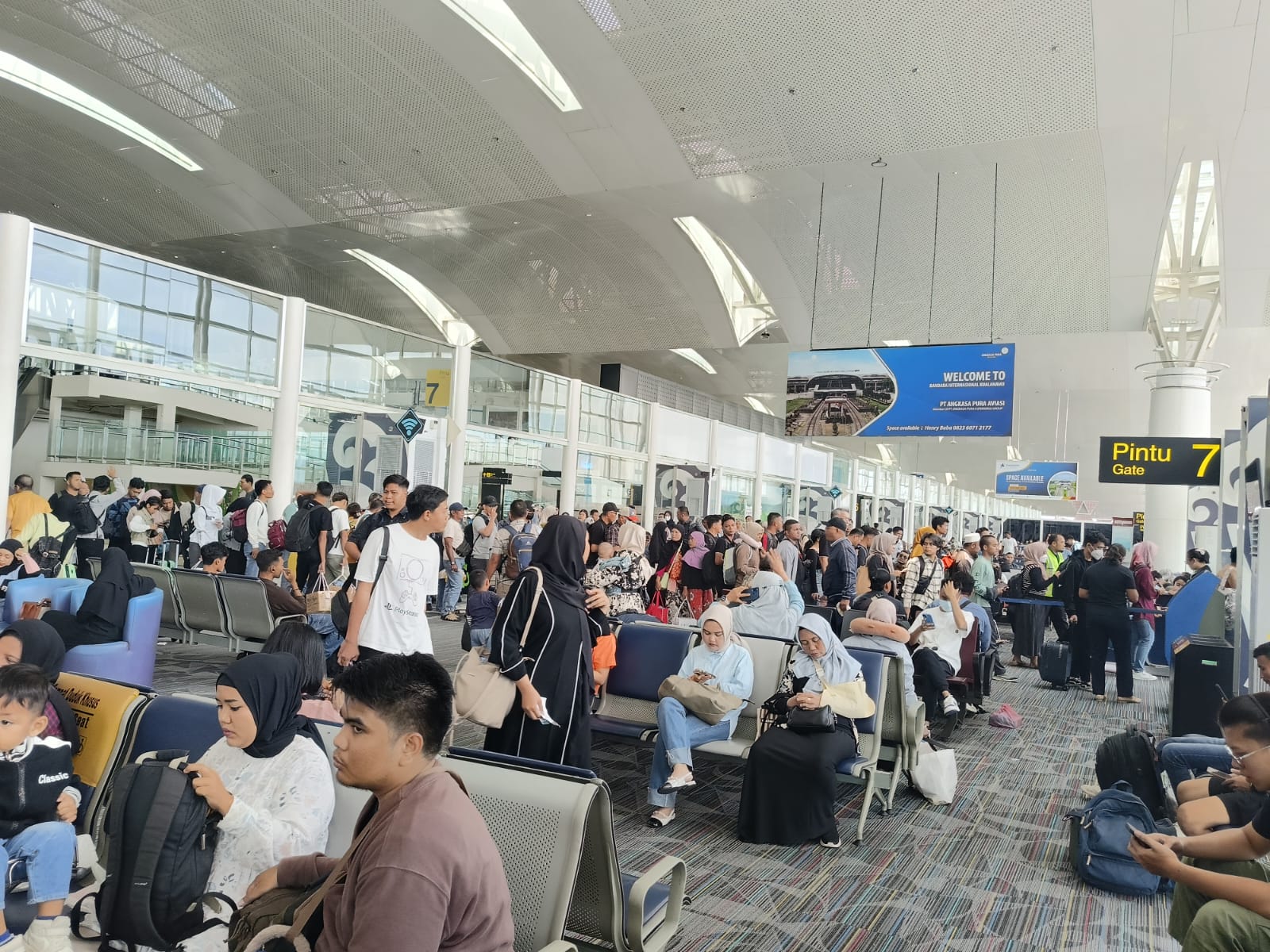 Penumpang Di KNIA Mengeluh, Tiket Pesawat Rute Domestik Penuh