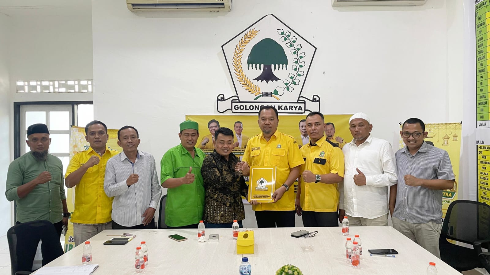 Misnan Aljawi Ambil Formulir Dari PDI-P Dan Golkar