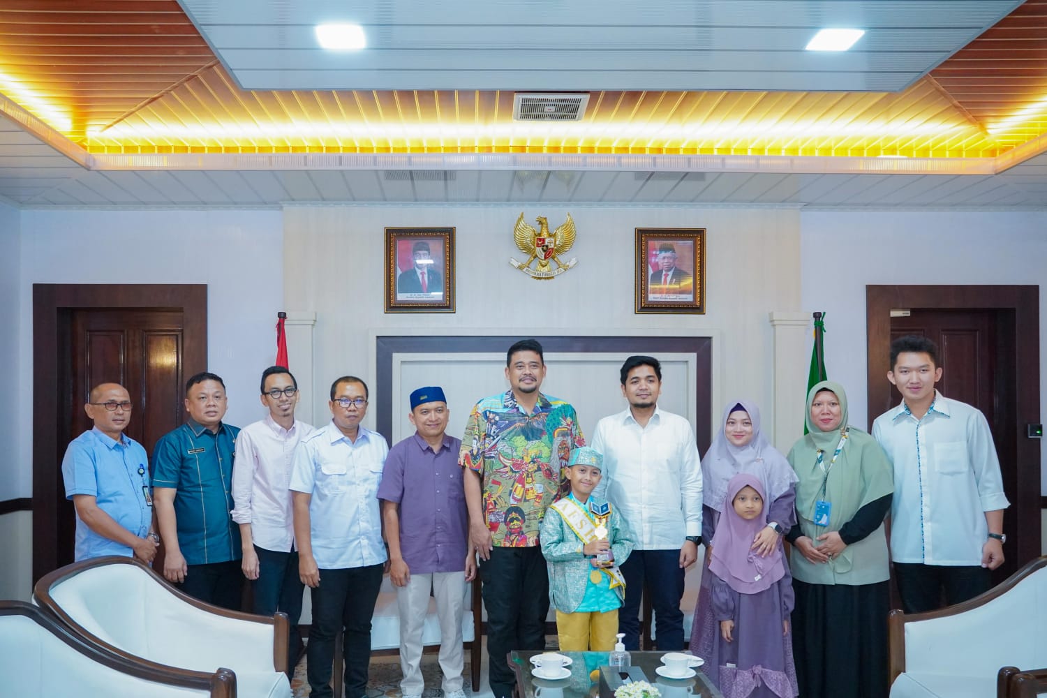 Juara Kompetisi Hafiz Indonesia 2024, Bobby Nasution Hadiahkan Umroh Ibu Dan Kedua Adik Gibran