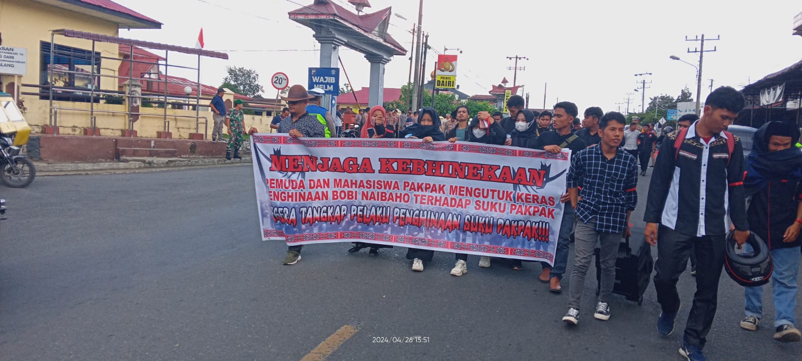 Mahasiswa Dan Pemuda Pakpak Demo Kantor Polres Dan DPRD Dairi