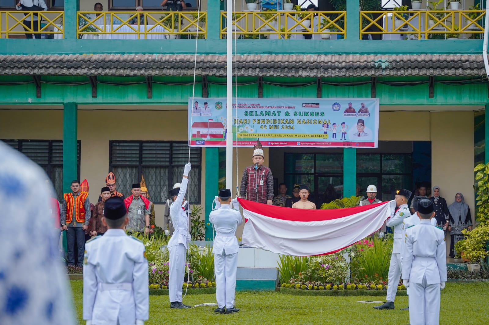 Peringatan Hardiknas, Tenaga Pendidik Dan Peserta Didik Menilai Bobby Nasution Menaruh Perhatian Penuh Bagi Pendidikan Di Medan